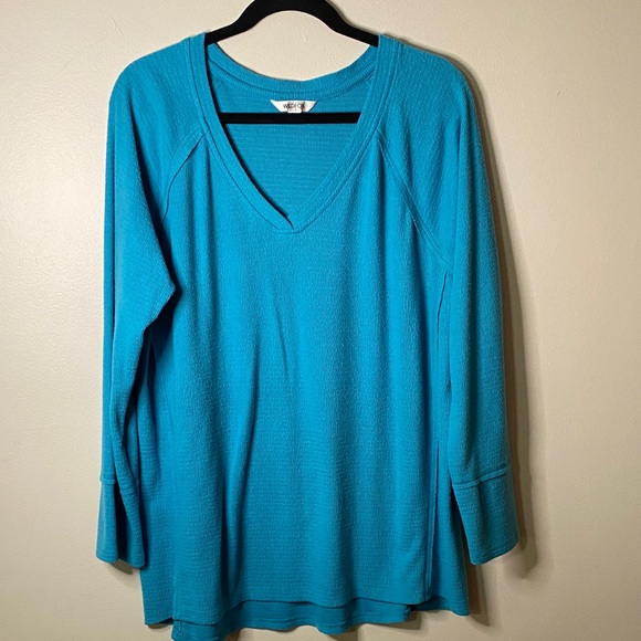 Wildfox Tops - Wildfox Turquoise Long Sleeve V-Neck Top
